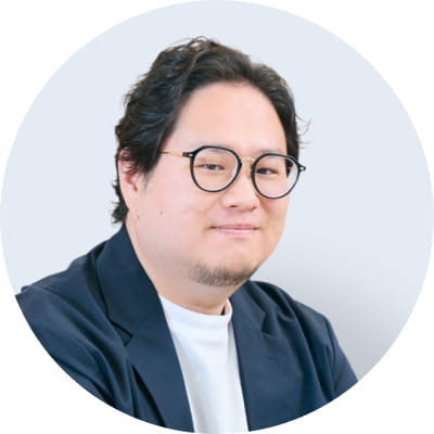 髙安信⾏のインタビュー写真
